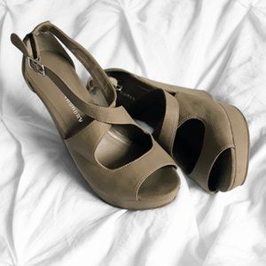 TAN CRISS-CROSS WEDGES